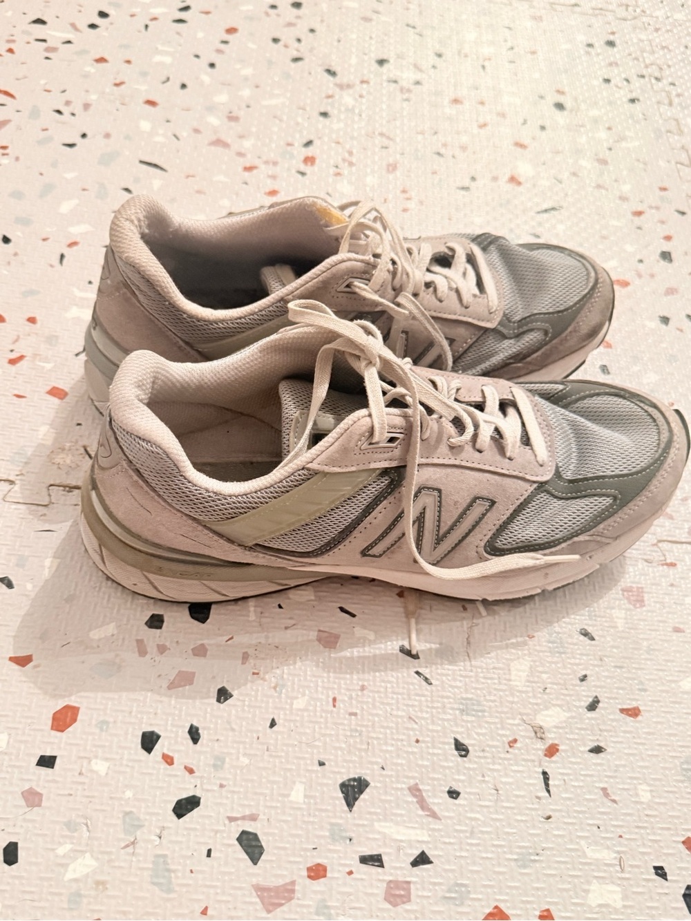 New Balance 990v5 sneakers Men's SIZE 11 no insoles
